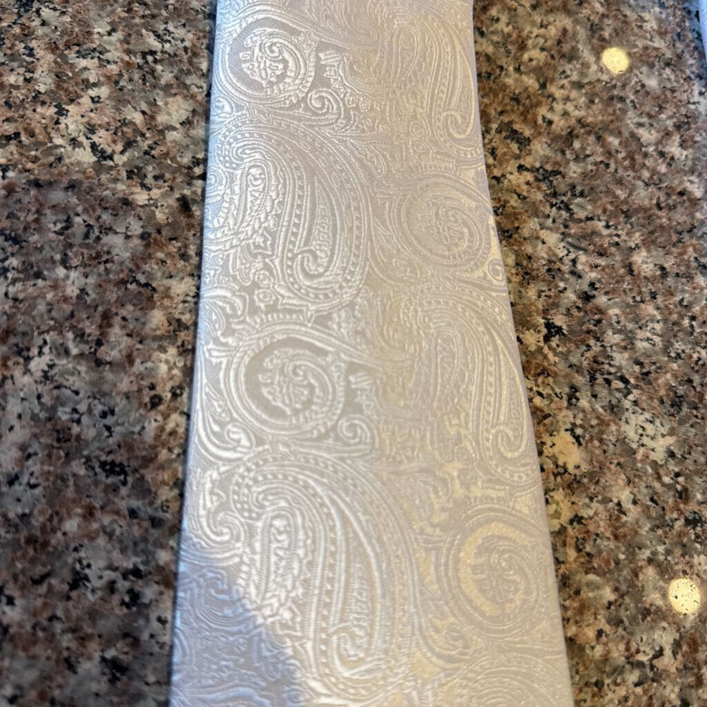 WHITE TIE PAISLEY