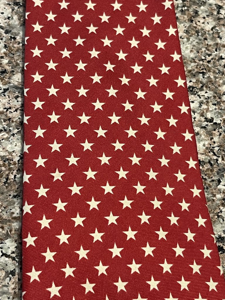 TIE RED STARS