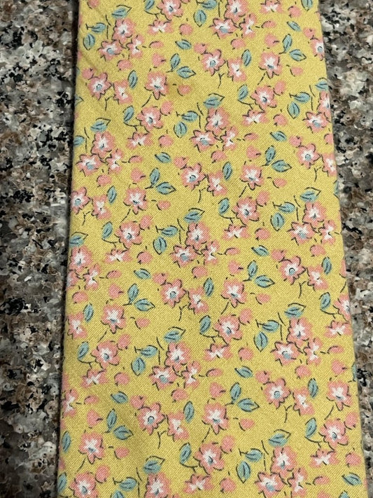 YELLOW WITH PINK FLOWERS TIE