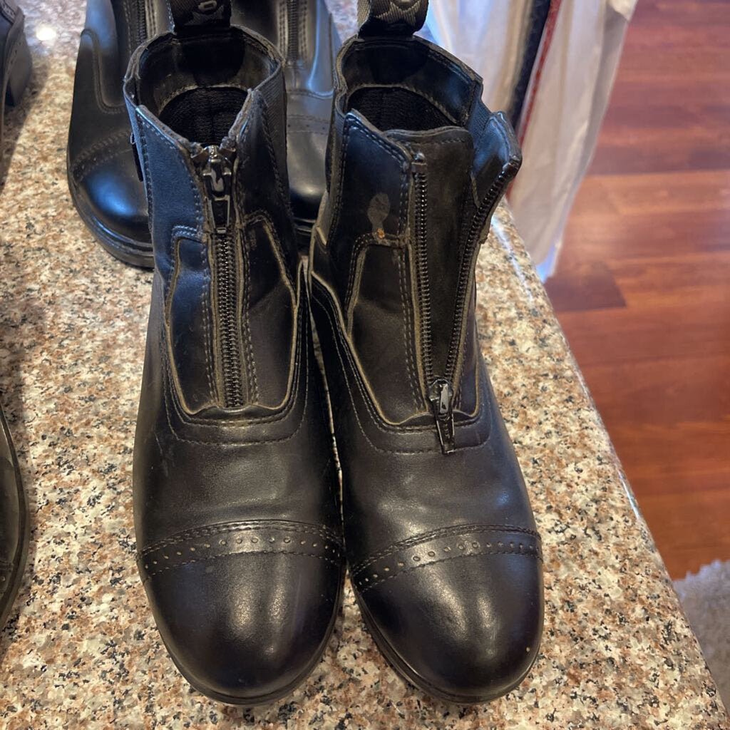 BOOTS BLack SAXTON SIZE 3