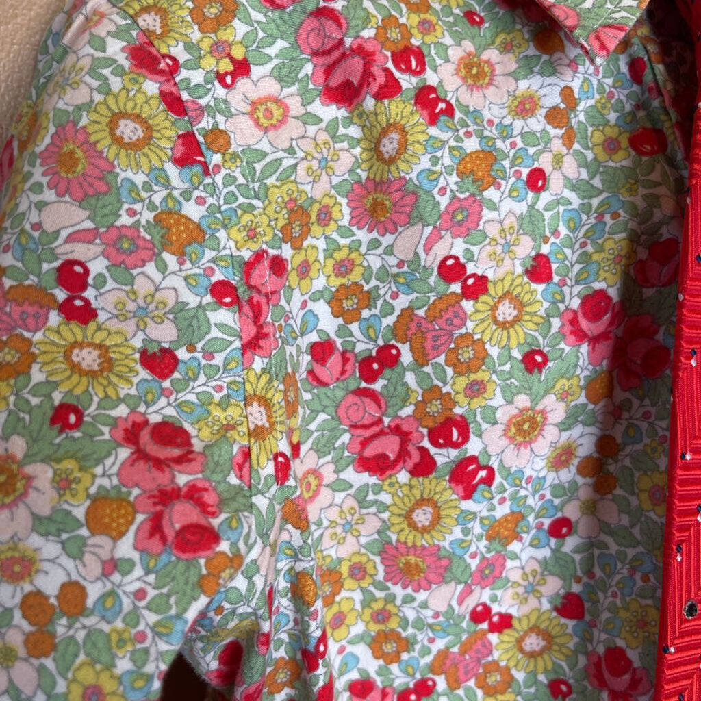 SHIRT GREEN/RED/PINK FLOWERS