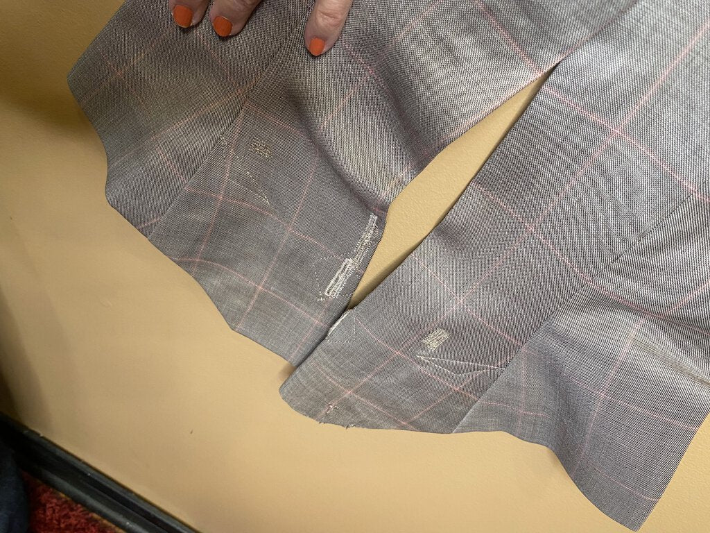 GRAY WITH PINK WINDOWPANE DEREGNAUCOURT DAY SUIT