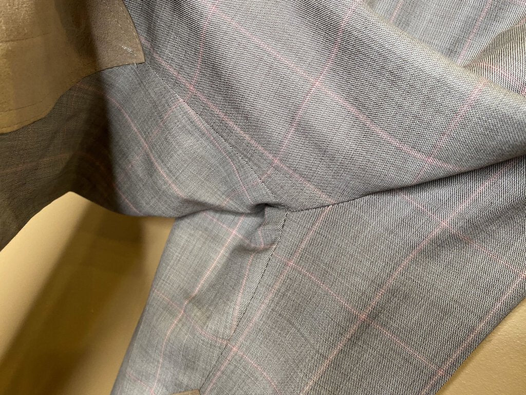 GRAY WITH PINK WINDOWPANE DEREGNAUCOURT DAY SUIT